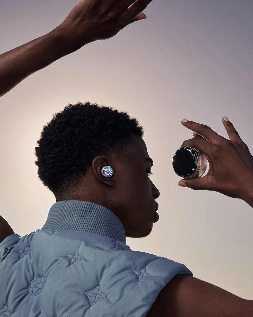 Louis Vuitton Horizon, Magnetism